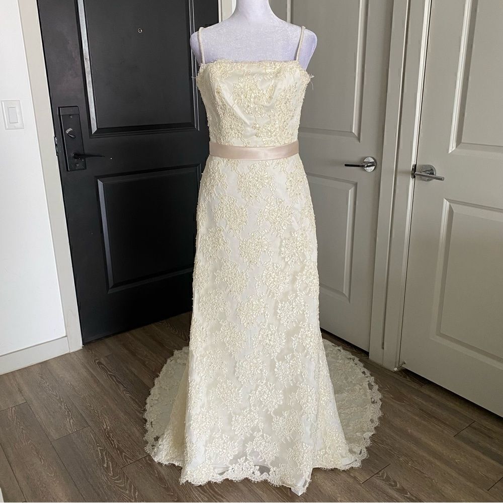 Mary’s Bridal MB8523 Ivory Beaded Lace Wedding Gown Size 6